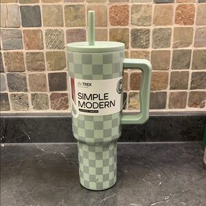 Simple Modern Sage Checkmate Trek